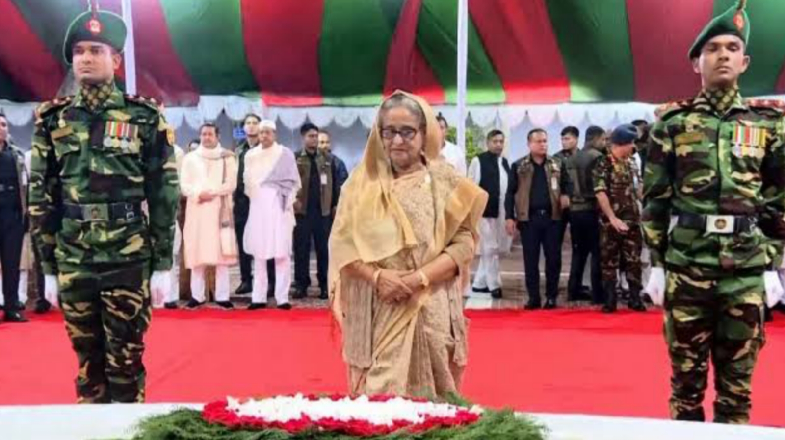 বঙ্গবন্ধুর সমাধিতে প্রধানমন্ত্রীর শ্রদ্ধা