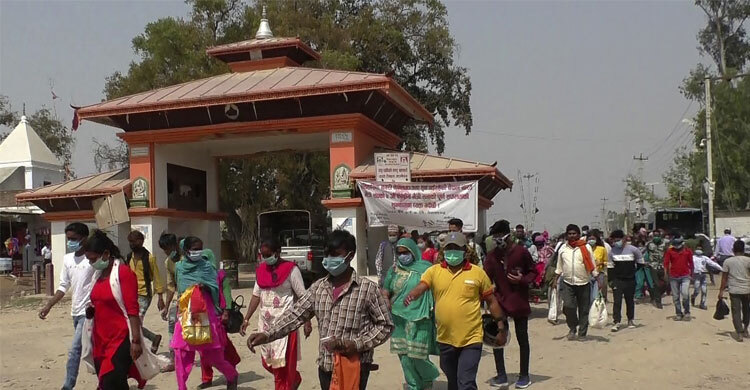 উদ্বেগ-উৎকণ্ঠায় ভারত ছাড়ছেন নেপালের নাগরিকরা