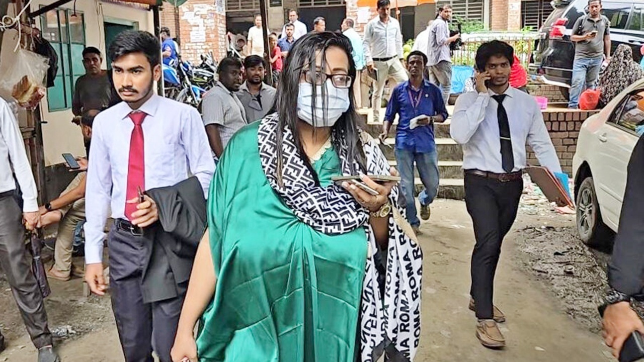 যৌতুক দাবি : সানাইয়ের মামলায় আত্মসমর্পণ করে জামিন পেলেন স্বামী