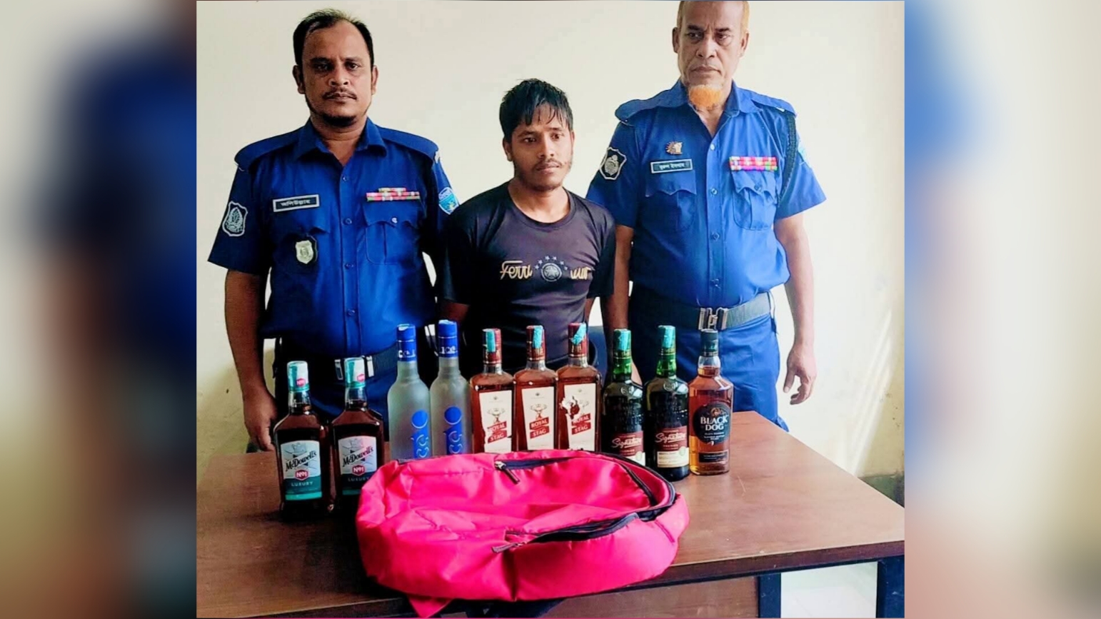 ফুলগাজীতে ভারতীয় মাদকসহ সিএনজি আটক, গ্রেফতার ১