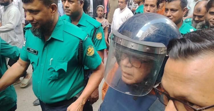 ৫ দিনের রিমান্ডে সাবেক মন্ত্রী কামরুল ইসলাম