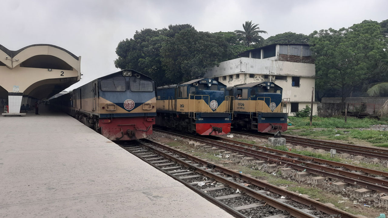 পূজার ছুটিতে ৪ জোড়া বিশেষ ট্রেন, পদ্মা ও মধুমতি এক্সপ্রেসের অফ-ডে বাতিল