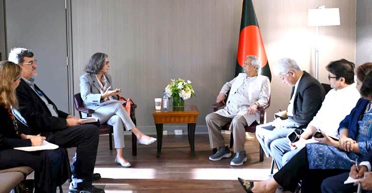 দুর্যোগপ্রবণ অঞ্চলে জলবায়ু সহনশীল আবাসন চান প্রধান উপদেষ্টা