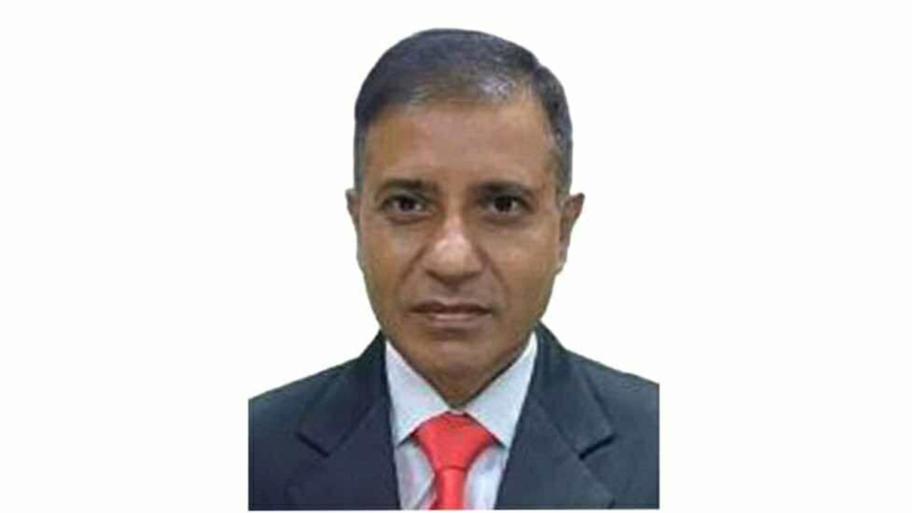 আইন সচিব হলেন বিচারক লিয়াকত আলী মোল্লা