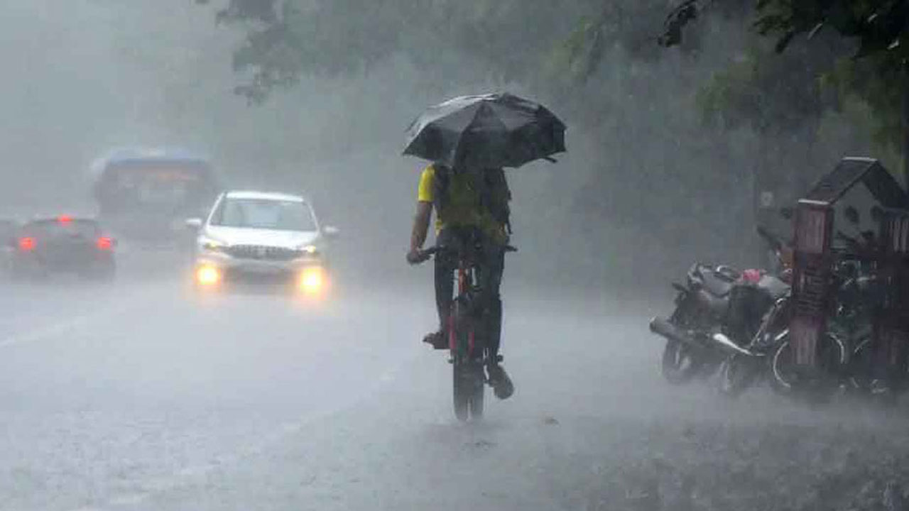 ঢাকাসহ ছয় বিভাগে ভারী বৃষ্টির আভাস