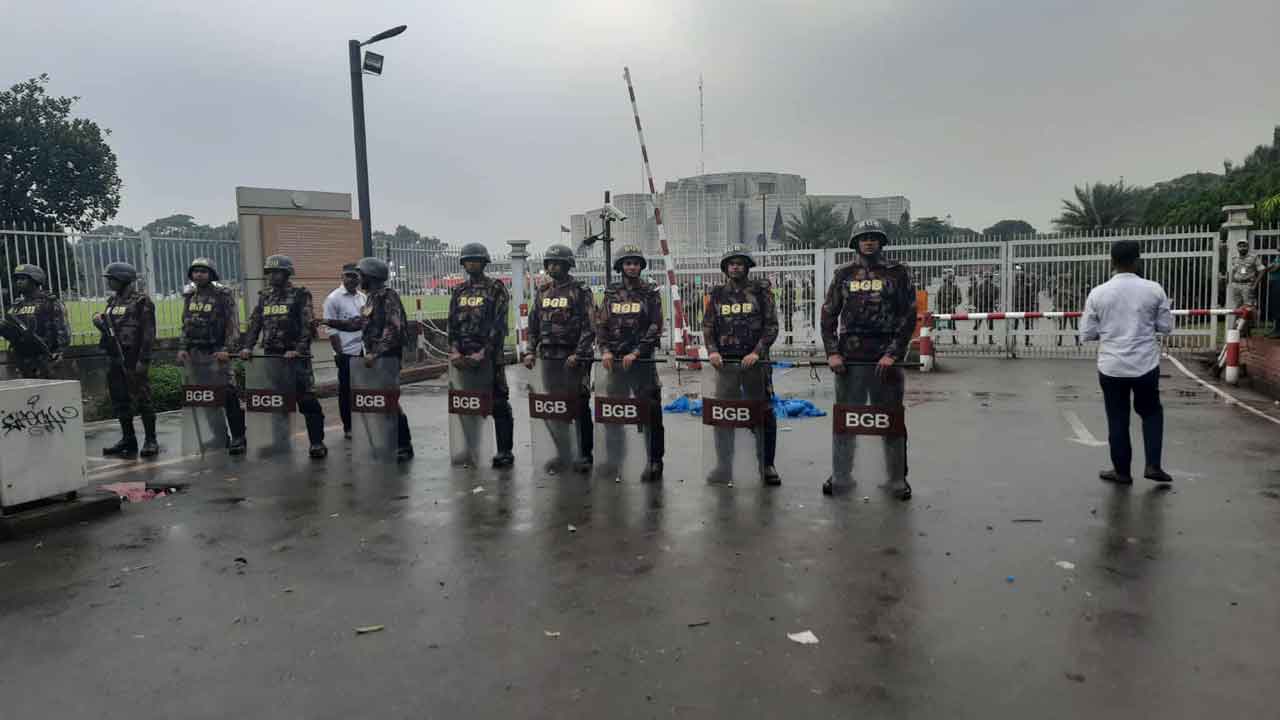 জুলাই জাতীয় সনদ স্বাক্ষর অনুষ্ঠান ঘিরে কঠোর নিরাপত্তা