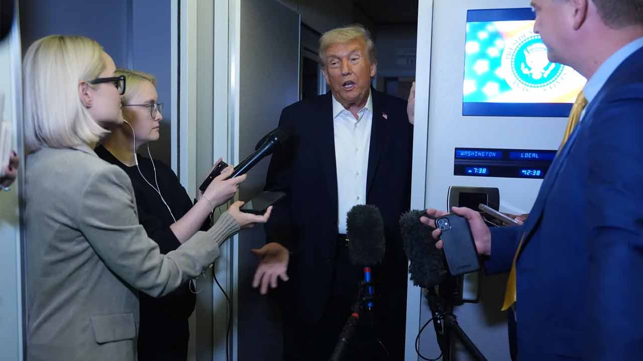 গাজায় ৩০ ফিলিস্তিনি নিহত, তবু ট্রাম্প বললেন— ‘যুদ্ধবিরতি ঝুঁকিতে নেই’