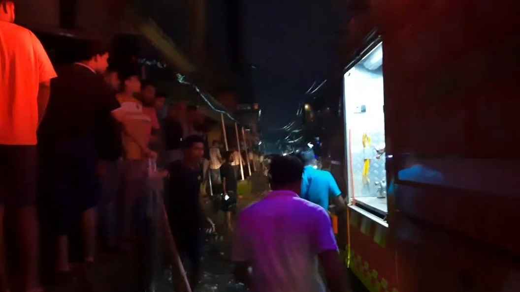 গাজীপুরের কোনাবাড়ীতে একতা টাওয়ারে আগুন 