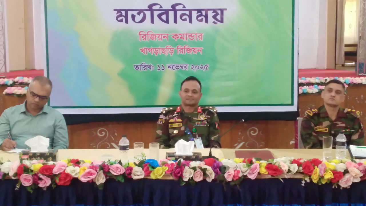 ‘পাহাড়ে কোনো অস্ত্রধারী সন্ত্রাসী থাকতে দেওয়া হবে না’