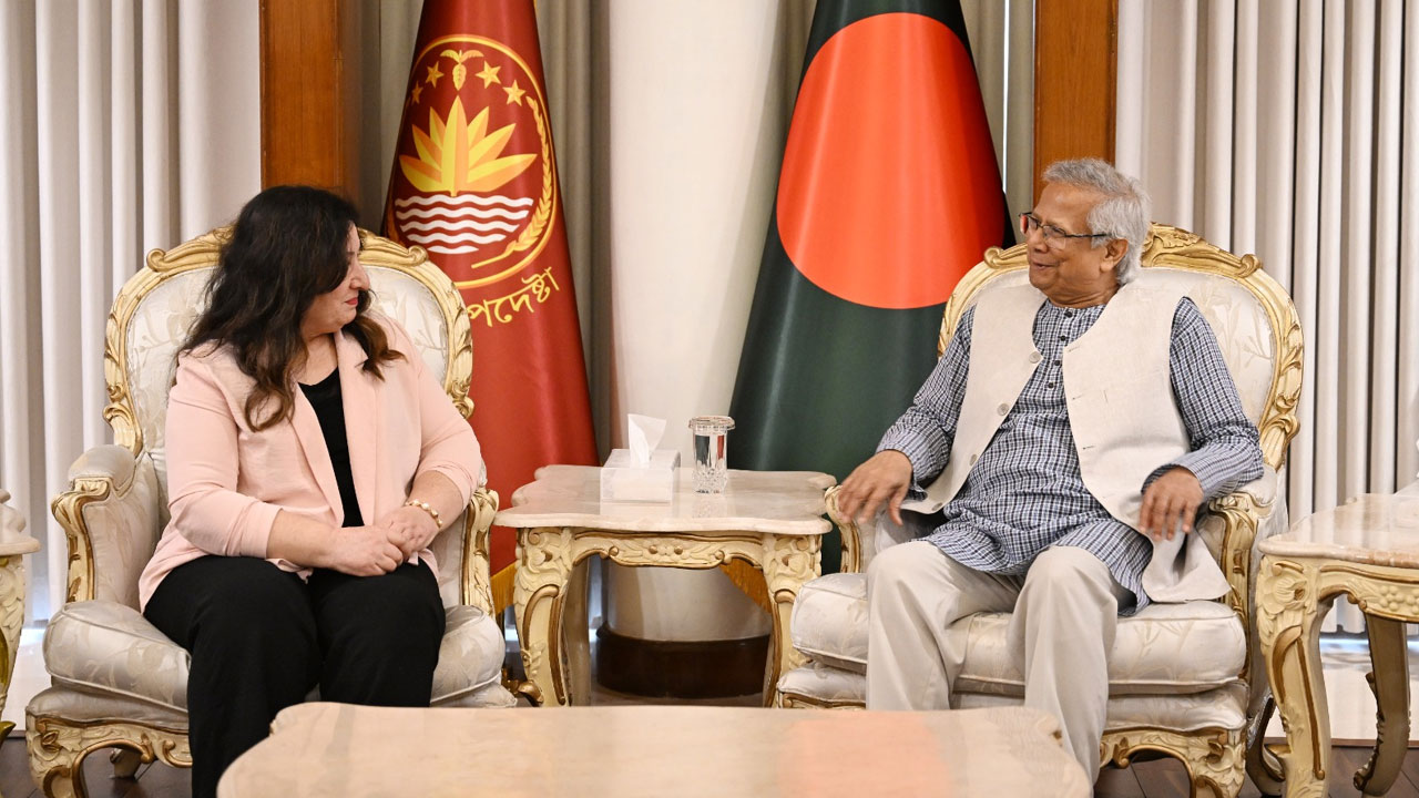 নির্বাচনের প্রস্তুতি নিচ্ছি, যা জাতির জন্য ঐতিহাসিক মুহূর্ত হয়ে উঠবে  : প্রধান উপদেষ্টা