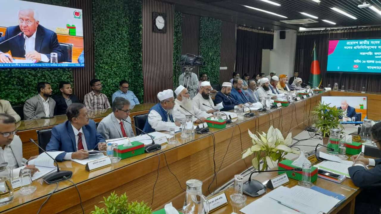 ১১ এজেন্ডা নিয়ে রাজনৈতিক দলগুলোর সঙ্গে সংলাপে ইসি