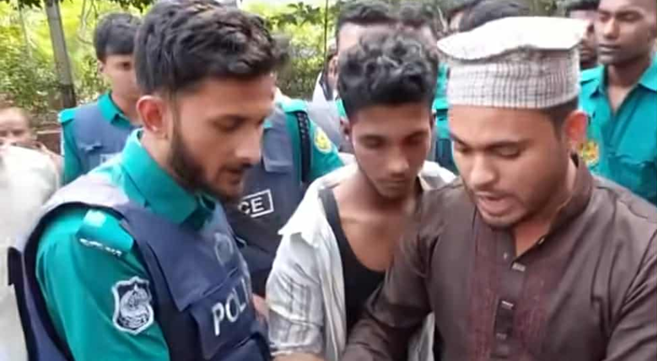 ধানমন্ডি ৩২ থেকে সন্দেহভাজন কিশোর ও যুবক আটক