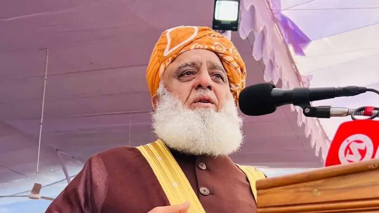 বাংলাদেশ এক পা এগোলে, পাকিস্তান দুই পা এগিয়ে আসবে: মাওলানা ফজলুর