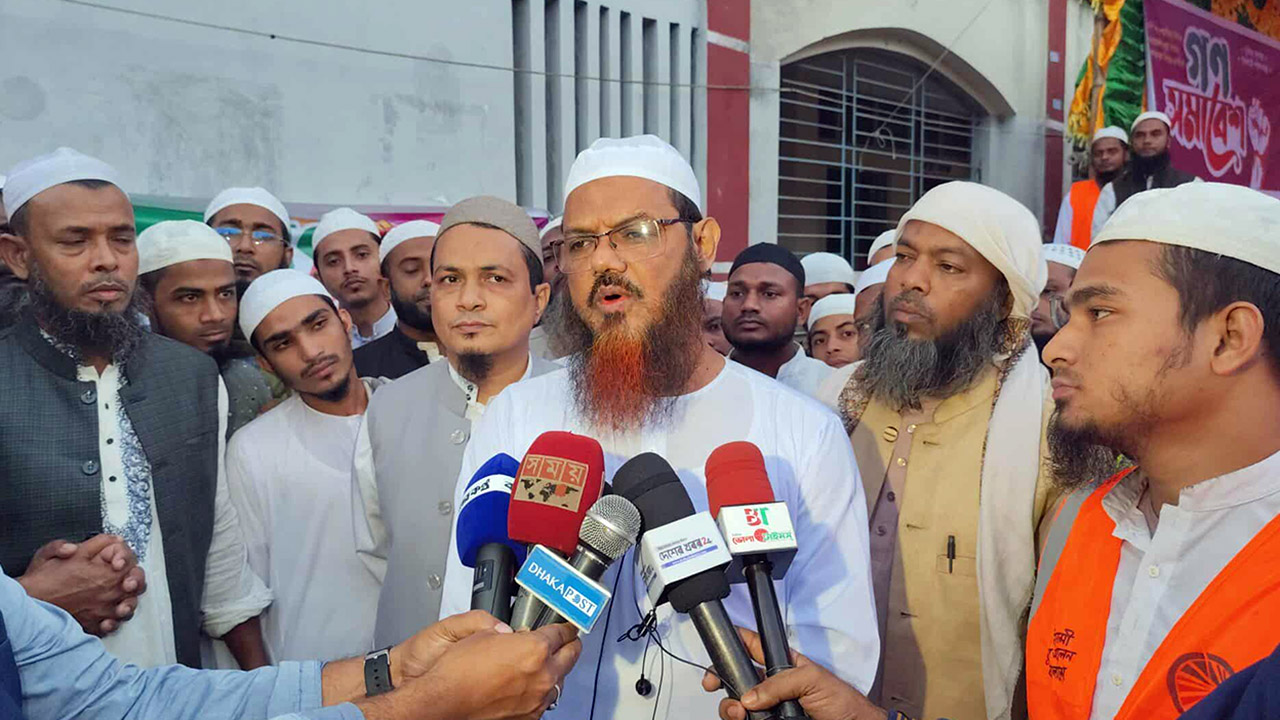 তত্ত্বাবধায়ক সরকার ব্যবস্থায় জনগণের ভবিষ্যৎ ভালো হবে : মুফতি ফয়জুল করিম