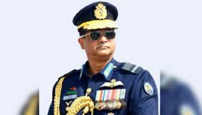 সংযুক্ত আরব আমিরাত সফর শেষে দেশে ফিরেছেন বিমানবাহিনী প্রধান