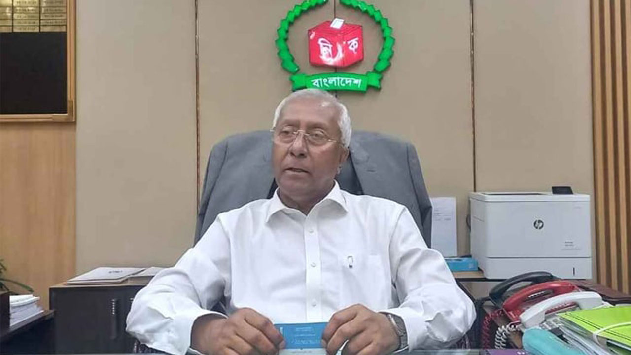 একটি ভোটকক্ষে দুটি গোপন কক্ষ রাখার পরিকল্পনা ইসির