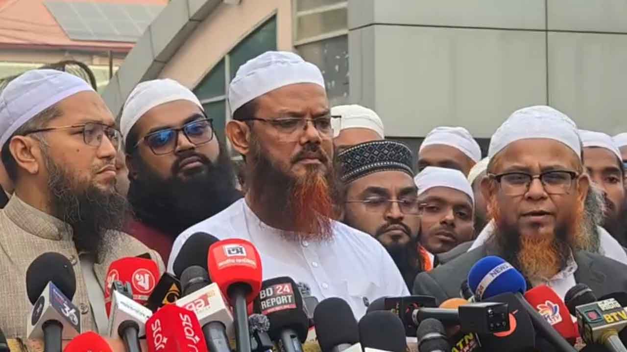 রাজনৈতিক মত ভিন্ন হলেও দেশে উন্নয়নে সবাইকে একসঙ্গে কাজ করতে হবে  : মুফতি ফয়জুল করিম