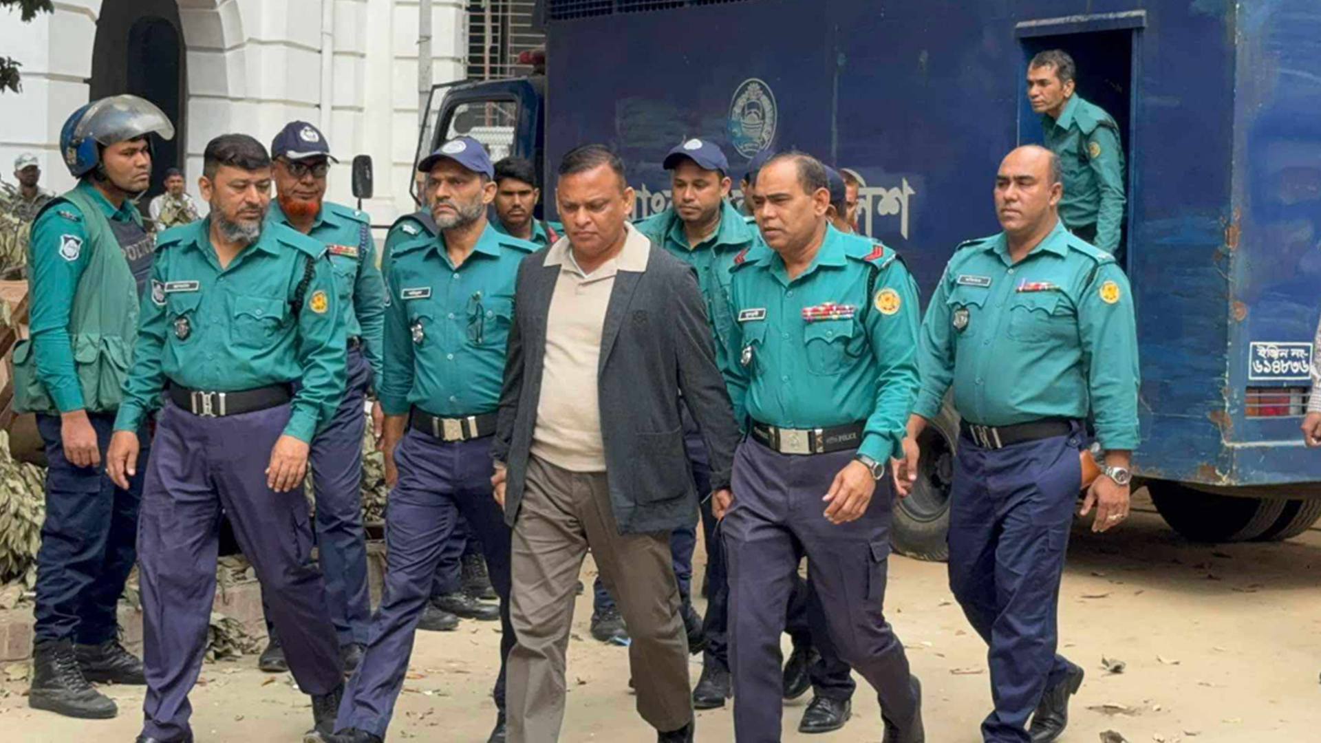 সাবেক সেনা কর্মকর্তা জিয়াউল আহসান ট্রাইব্যুনালে
