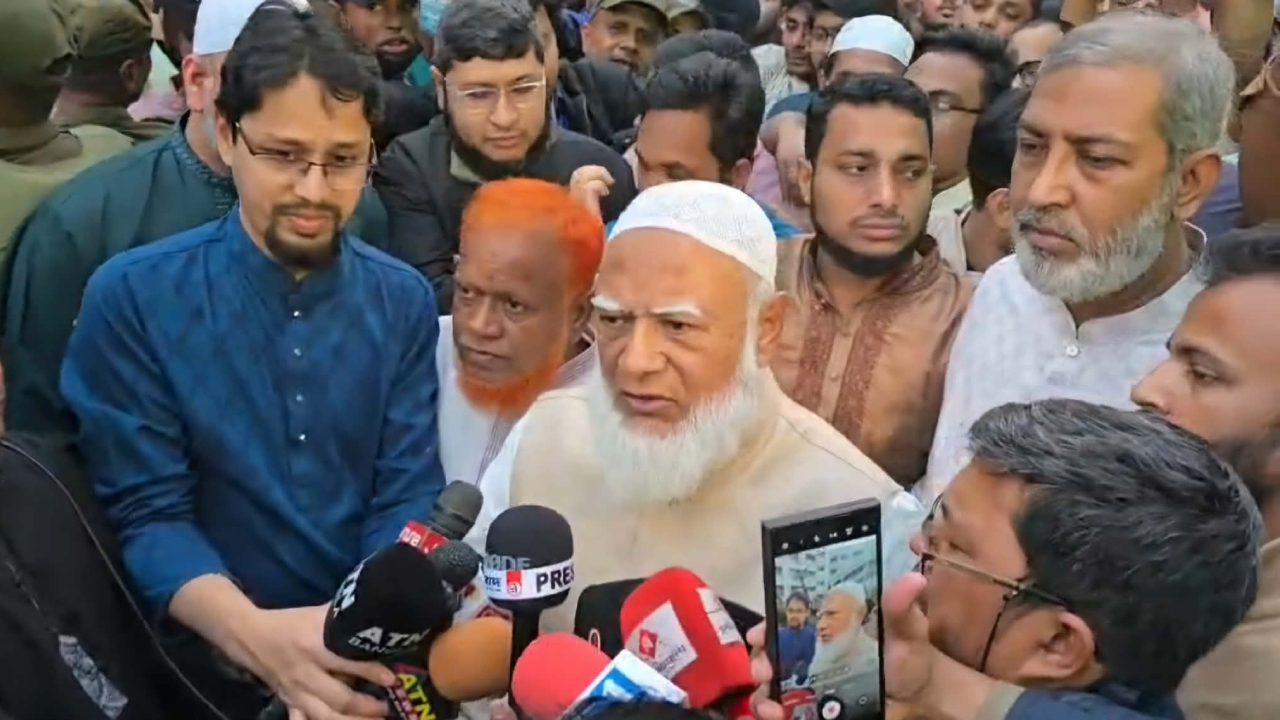 নতুন করে সন্ত্রাসের রাজত্ব কায়েম করতে চাইলে জনগণ জবাব দেবে : জামায়াত আমির