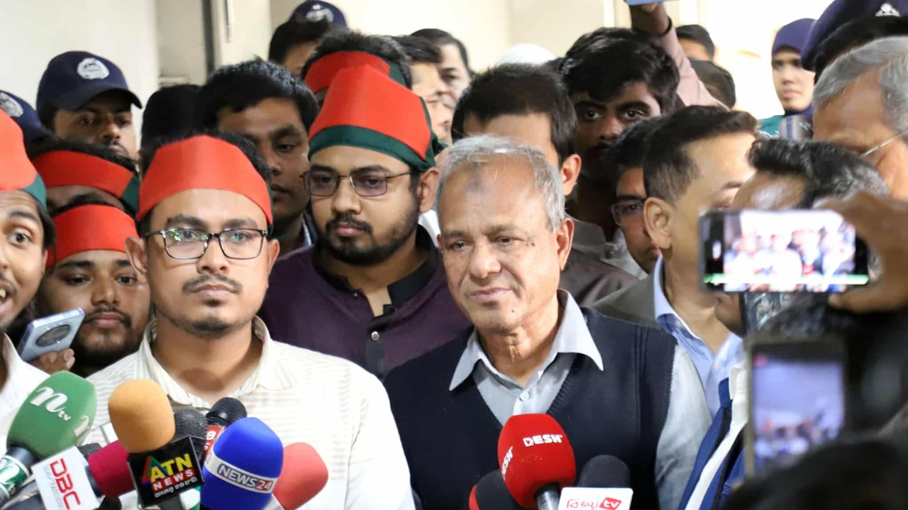 ৪৮ ঘণ্টার মধ্যে আ.লীগের বিরুদ্ধে চিরুনি অভিযান শুরু করতে হবে  : সাদিক কায়েম