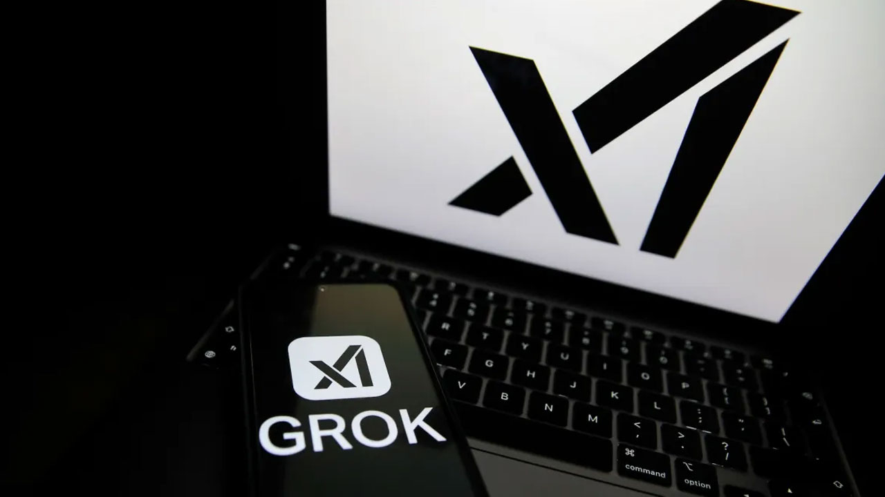 ‘অশ্লীল’ কনটেন্ট নিয়ে এক্সকে কড়া নির্দেশ