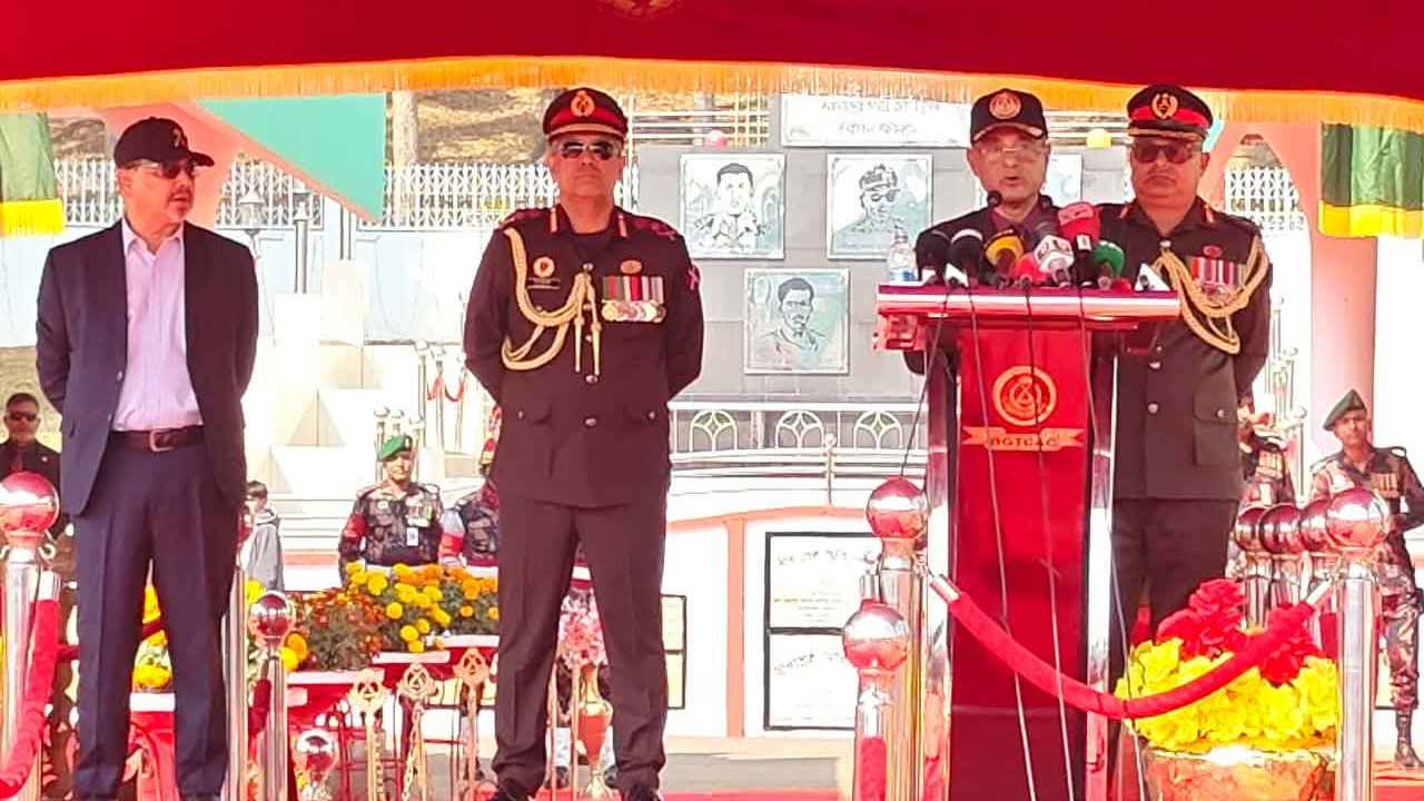 নির্বাচনে কাঁধে কাঁধ মিলিয়ে দায়িত্ব পালন করতে হবে: স্বরাষ্ট্র উপদেষ্টা