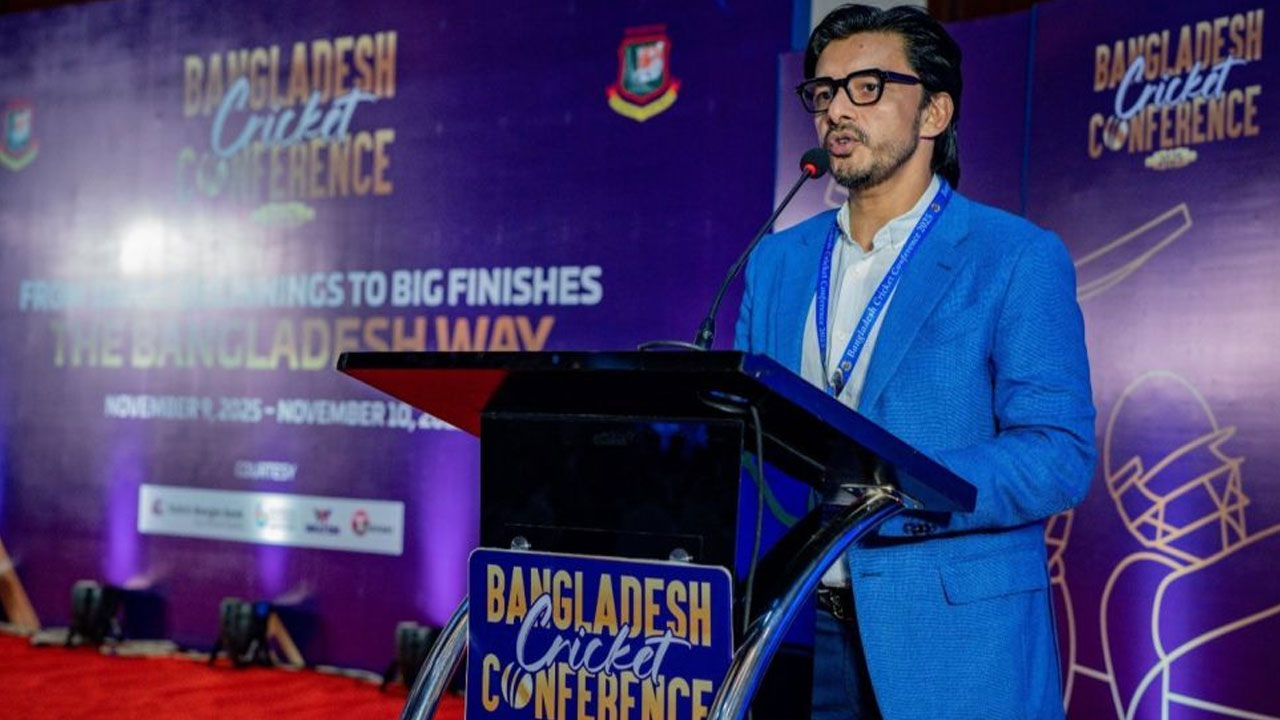 বিসিবি পরিচালক ইশতিয়াক সাদেকের পদত্যাগ