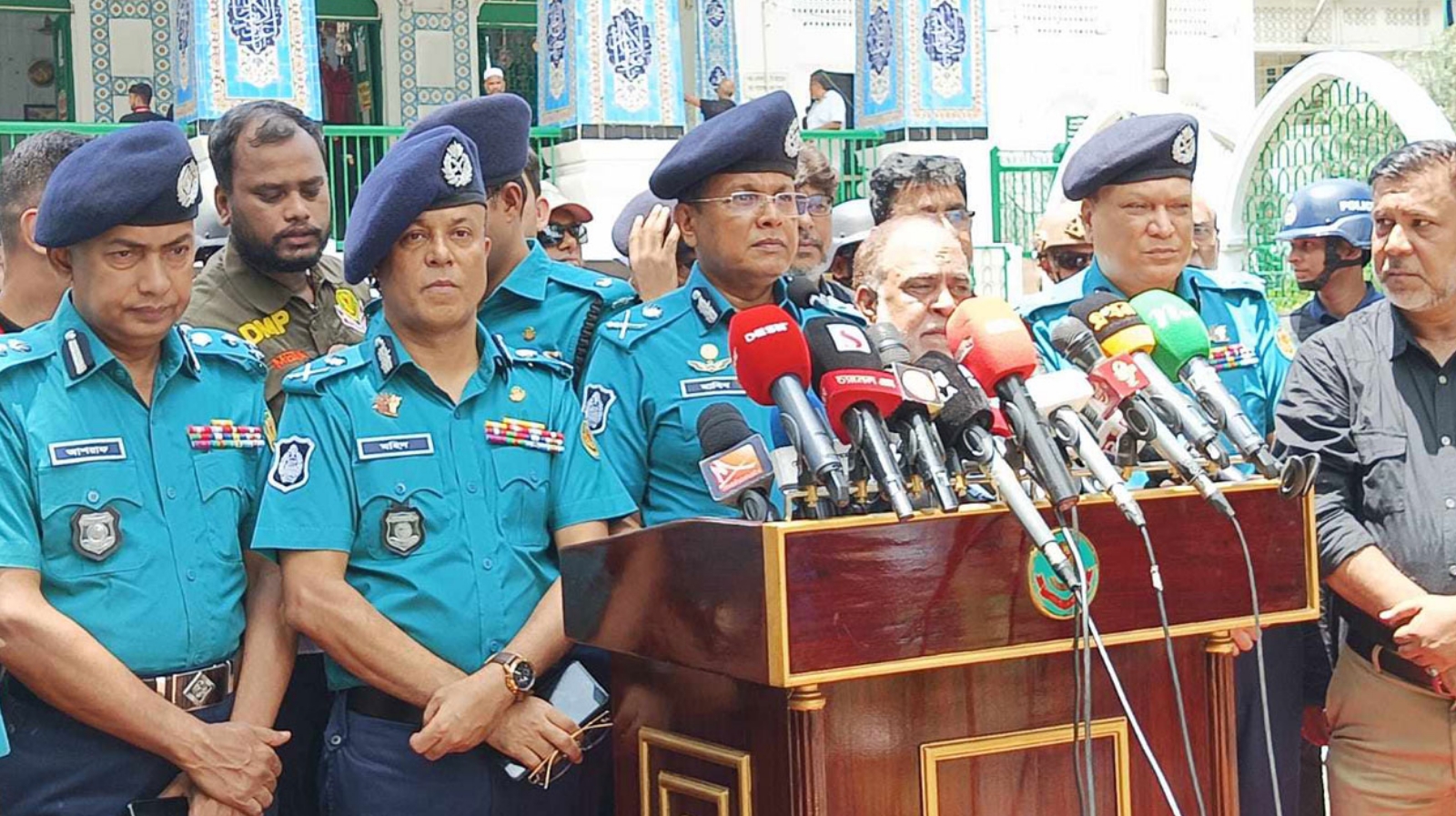 আইনশৃঙ্খলা ভঙ্গ করলে কঠোর ব্যবস্থা : ডিএমপি কমিশনার