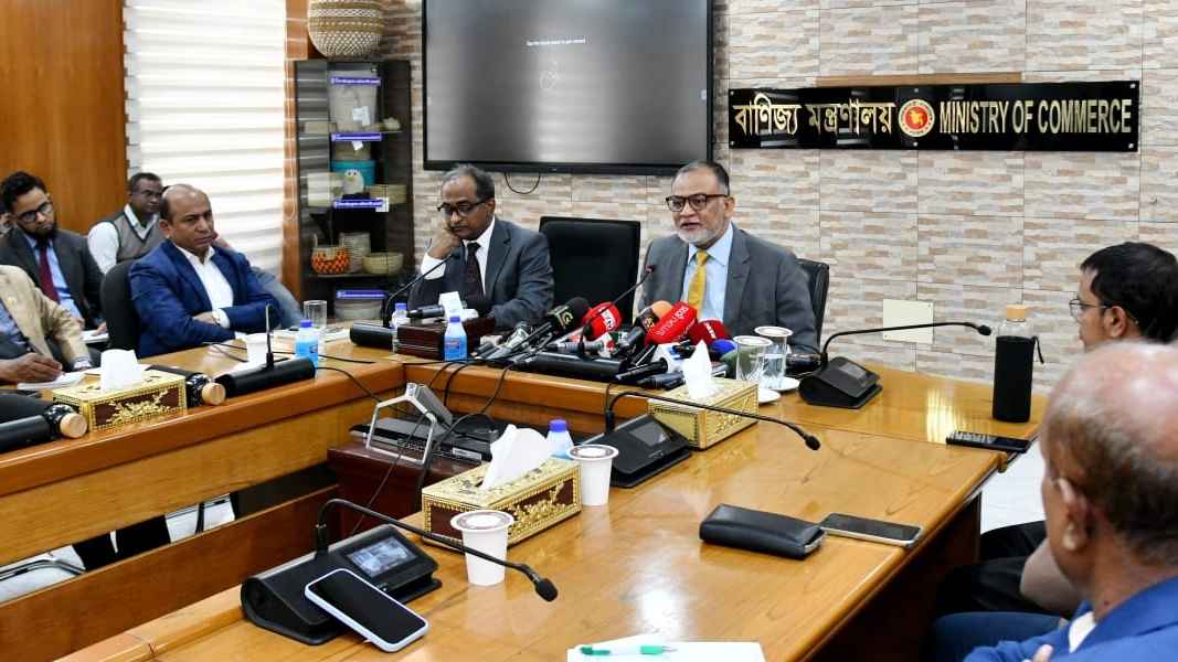 যুক্তরাষ্ট্রে ৮৫ শতাংশ রফতানি পণ্যে শূন্য শুল্ক: বাণিজ্য উপদেষ্টা