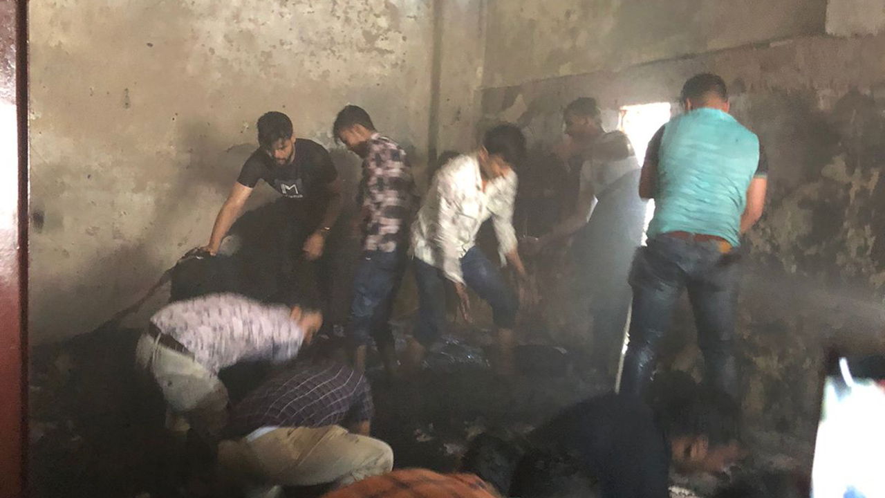 সাভারে পোশাক কারখানায় আগুন