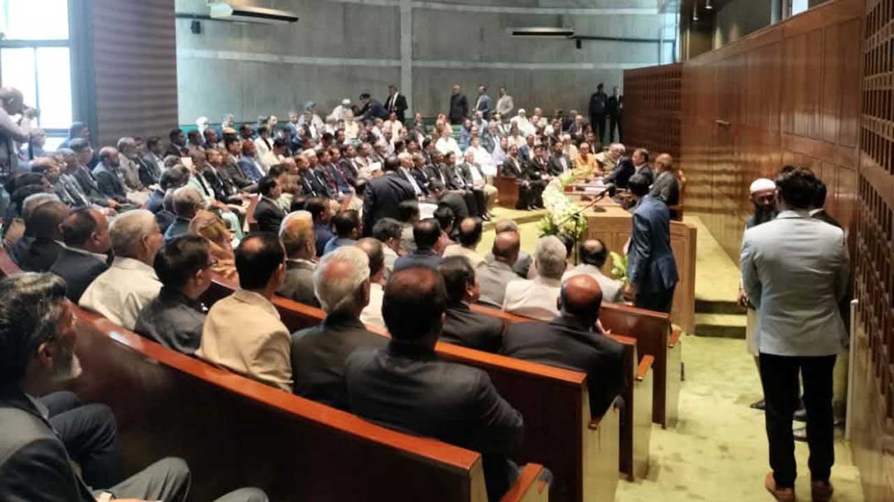 বিএনপির কোনো সংসদ সদস্য ডিউটি ফ্রি গাড়ি ও প্লট নেবে না