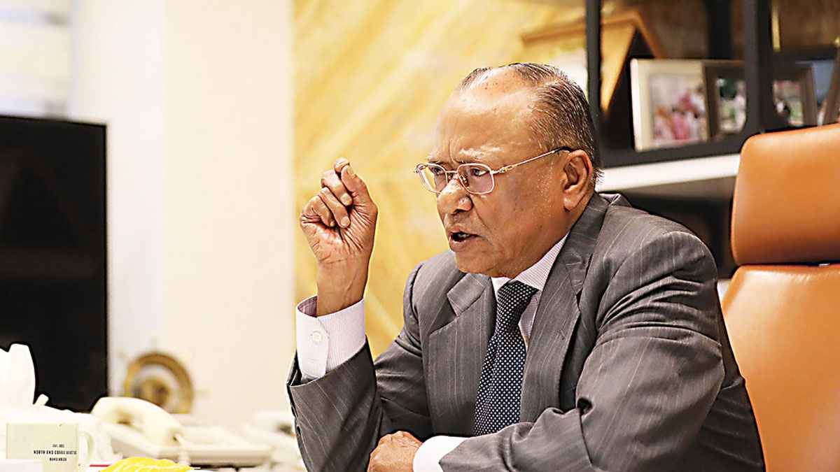 চাঁদাবাজির তথ্য দিতে নিজের নম্বর দিলেন পরিবেশমন্ত্রী