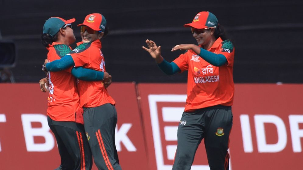 পাকিস্তানকে গুঁড়িয়ে ফাইনালে বাংলাদেশ