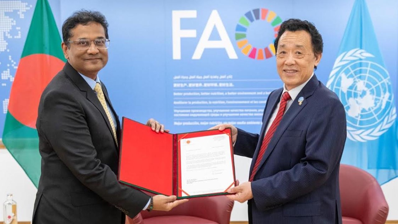 খাদ্য-কৃষি সংস্থা মহাপরিচালকের কাছে বাংলাদেশি দূতের পরিচয়পত্র পেশ