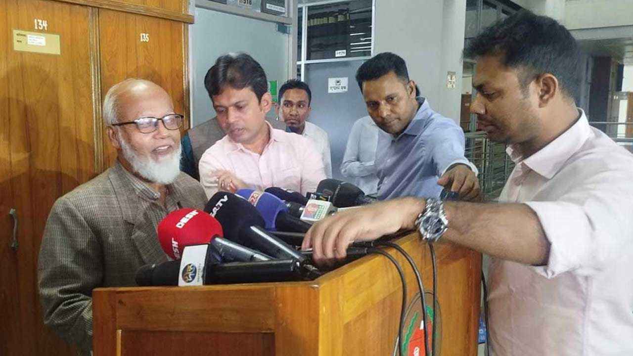 সংসদ নির্বাচনের আগে স্থানীয় সরকার নির্বাচন চায় সংস্কার কমিশন