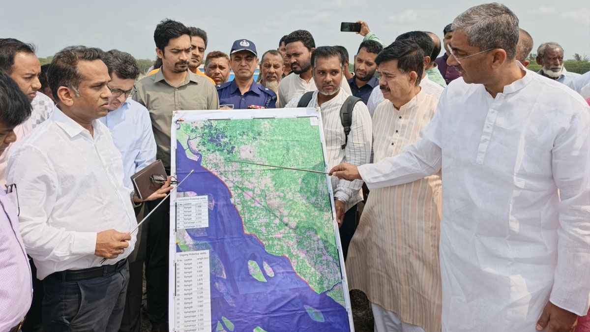 মেঘনার তীর রক্ষা বাঁধ পরিদর্শনে পানিসম্পদ মন্ত্রী