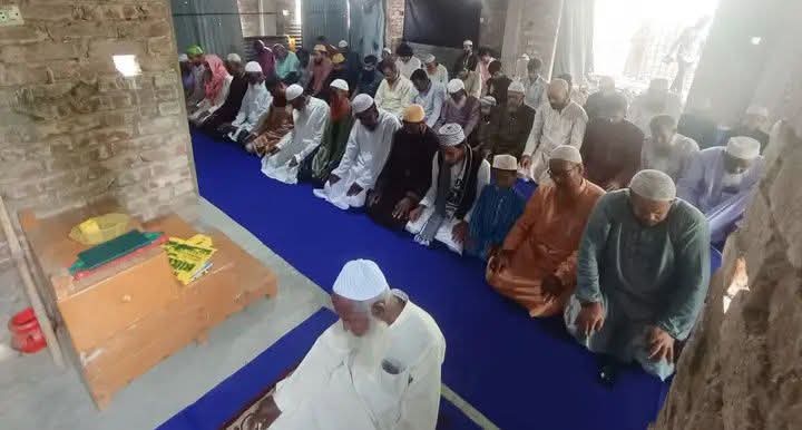 সৌদি আরবের সঙ্গে মিল রেখে সাতক্ষীরার বাউখোলা গ্রামে আগাম ঈদ উদযাপন