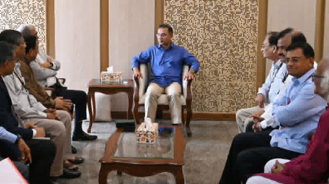 প্রধানমন্ত্রীর কাছে দুর্গাপূজার ছুটি ৩ দিন করার দাবি