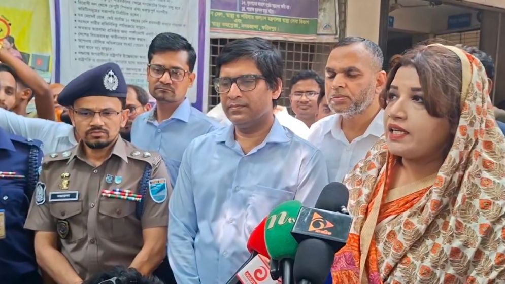 দেশে জ্বালানি তেলের দাম সহনীয় পর্যায়ে: পররাষ্ট্র প্রতিমন্ত্রী