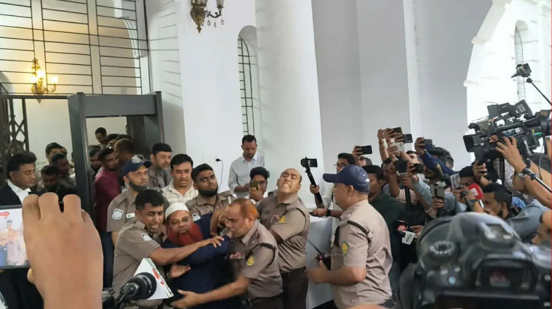 আবু সাঈদ হত্যা মামলার রায়ের পর ‘জয় বাংলা’ স্লোগান আসামিদের 