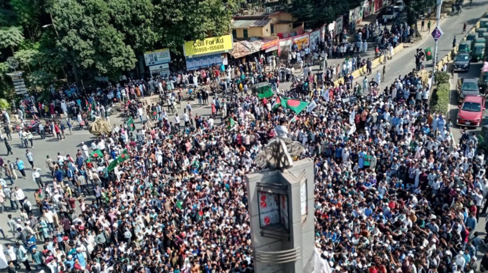 ইসকন নিষিদ্ধের দাবিতে হাসনাত-সারজিসের নেতৃত্বে উত্তাল চট্টগ্রাম