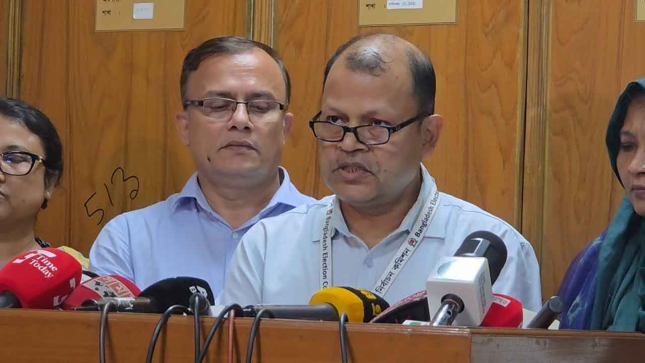 সংরক্ষিত নারী আসনে ৫৩ প্রার্থীর মনোনয়ন দাখিল