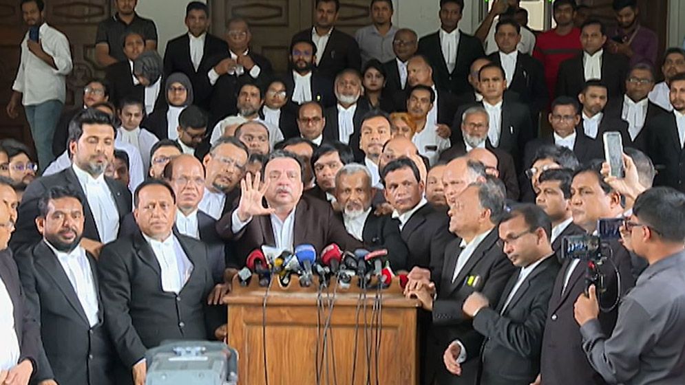 সুপ্রিম কোর্টে ভার্চুয়াল বিচারকাজ প্রত্যাহারের দাবি আইনজীবীদের