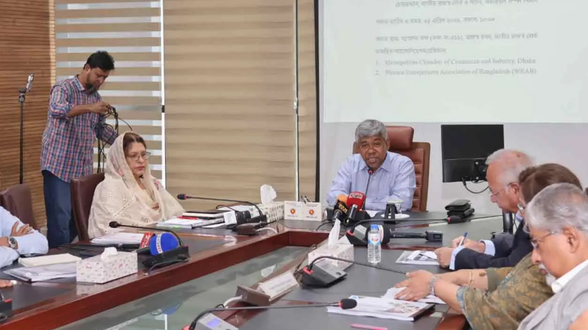 ভ্যাট ফাঁকি রোধে সব পণ্যে কিউআর কোড বসানোর পরিকল্পনা