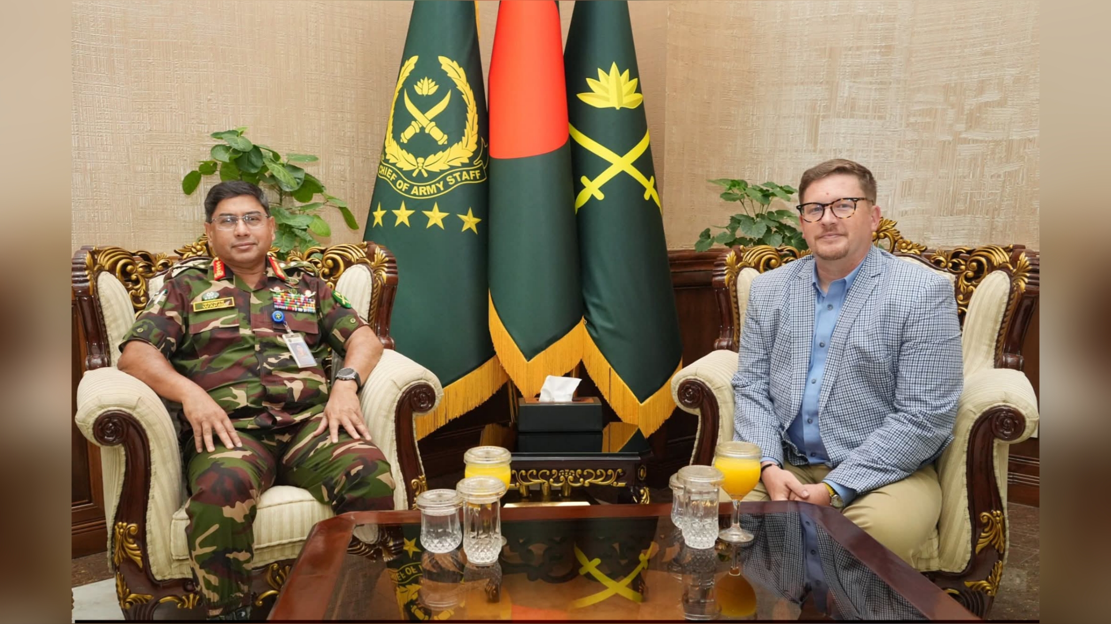 সেনাপ্রধানের সঙ্গে সাক্ষাৎ করেছেন মাইকেল রেমবোল্ড