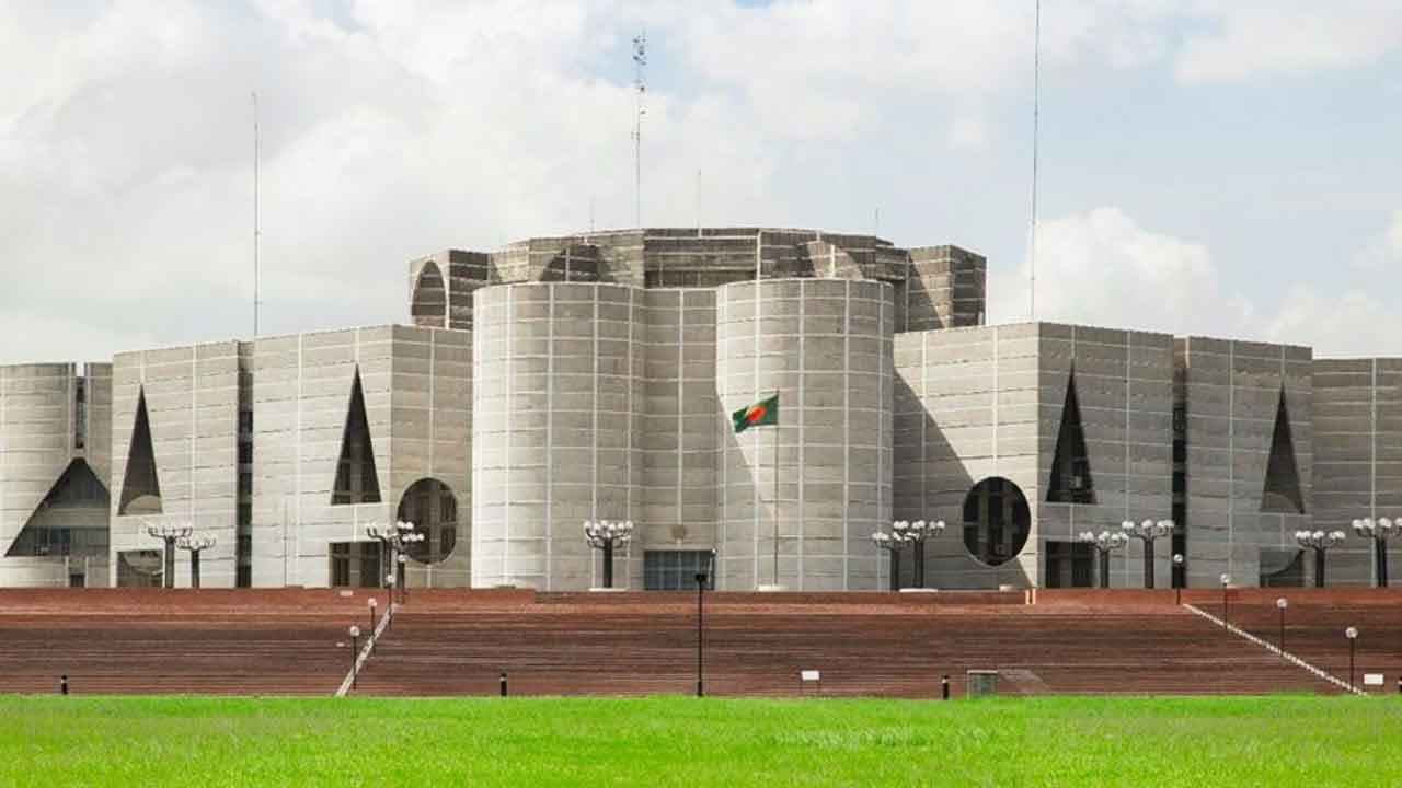 সংরক্ষিত নারী আসনে বৈধ ৪৯ জনের গেজেট প্রকাশ আজ