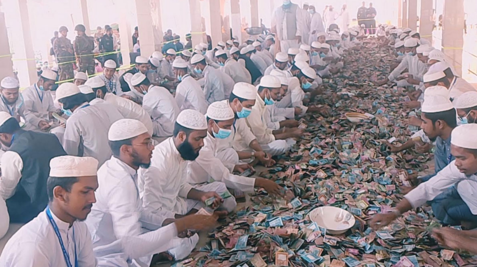 পাগলা মসজিদের দানবাক্সে এবার মিলল ২৯ বস্তা টাকা