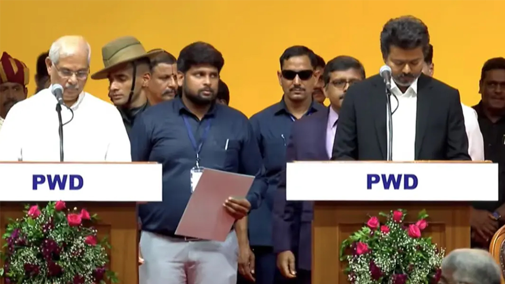 তামিলনাড়ুর মুখ্যমন্ত্রী হিসেবে শপথ নিলেন বিজয়