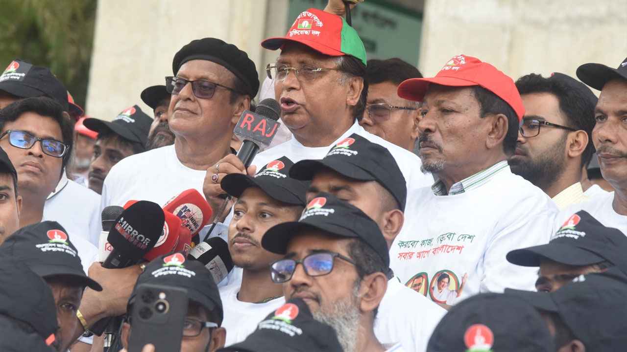 দেশের প্রয়োজনে আবারও রাজপথে মুক্তিযোদ্ধারা: ডিএসসিসি প্রশাসক