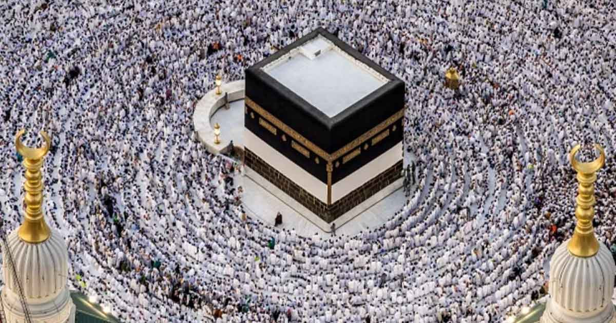 ‘লাব্বাইক আল্লাহুম্মা লাব্বাইক’ ধ্বনিতে মুখর মক্কা, মিনায় লাখো হজযাত্রী
